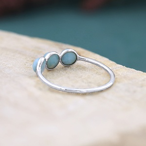 Bagues Trio Triple Pierre en Argent Sterling 925 avec Larimar Naturel, Cabochon Rond Sertie clos, Bijoux Fins de Déclaration, Vente en Gros - Product Image 6