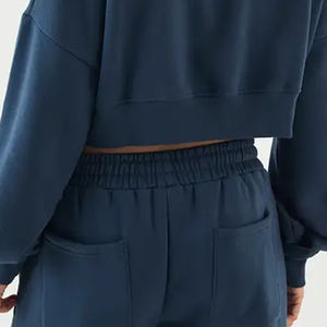 Vente en gros : Sweat à capuche court zippé pour femme, coupe ajustée, décontracté 2026 / Sweat à capuche court zippé en polaire 300GSM, doux et chaud 2026 - Product Image 6