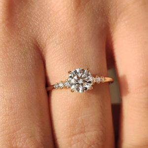 Anillo de Diamantes de Corte Redondo de 0.50 a 2.00 CT, Color E, Claridad VS, Diseño de Siete Piedras, Plata de Ley 925, Joyería Fina para Novia, Aniversario, Mujer - Product Image 1