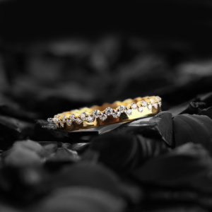 Anillo de Eternidad con Diamantes Cultivados en Laboratorio, Oro de 14K, Diseño Festoneado, Anillo de Boda Apilable, Regalo Minimalista para Aniversario de Bodas para Ella - Product Image 5