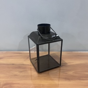 Lanterne en acier noir avec panneaux en verre et poignée pour la décoration de la maison - Product Image 5