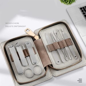 Juego de Herramientas de Manicura y Pedicura de Alta Calidad con Estuche de Cuero - Product Image 3