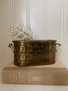 Macetero Decorativo de Metal para Decoración Moderna del Hogar con Aspecto Elegante y Soporte Funcional para Plantas - Product Image 6