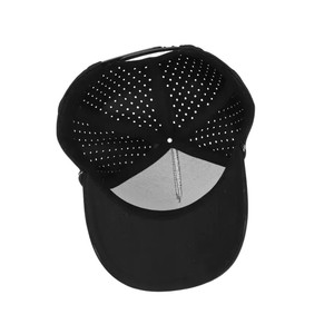 Gorra de Golf Transpirable con Logotipo Personalizado al por Mayor, 5 Paneles, Orificios Cortados con Láser, Parche de PVC de Goma con Logotipo Frontal, Cierre Trasero de Plástico con Cuerda - Product Image 4