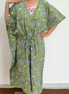 Vestido Maxi Kaftan de Algodón Estampado para Mujer con un Flujo Elegante y Patrones de Colores Vibrantes - Product Image 1