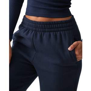 กางเกงวอร์มขายาวเอวกลางผ้าลูกไม้สำหรับฤดูหนาว พิมพ์โลโก้ได้ตามต้องการ เนื้อผ้านุ่ม ยืดหยุ่น เหมาะสำหรับโยคะและพักผ่อน รับผลิตแบบ OEM ODM ขายส่ง - Product Image 2