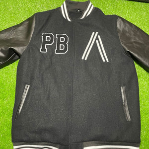 Veste universitaire tendance pour femmes, en tissu de laine, courte, style baseball, avec logo brodé - Product Image 6