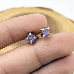 ต่างหูอะมีทิสต์ดิบธรรมชาติ ชุบทอง 18K ประดับคริสตัล สำหรับผู้หญิง - Product Image 2