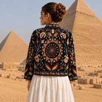 Veste en velours brodée Suzani, artisanat traditionnel, motif floral, élégante, style bohème ethnique, vêtement d'extérieur.