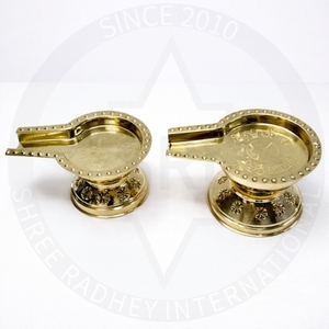 Soporte de Lujo de Latón para Diya de 3 Niveles, Porta Lámparas de Aceite, Candelabro de Latón Hecho a Mano, Soporte Decorativo para Quemadores para Decoración del Hogar - Product Image 3