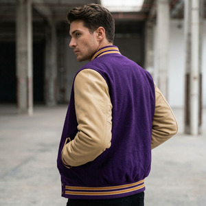 Veste de baseball Varsity personnalisée avec logo violet pour hommes, manches en cuir de mouton, broderie de haute qualité, vestes bomber - Product Image 4