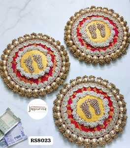 Assiette décorative traditionnelle artisanale Jaipurios en MDF de 10 pouces à poser au sol, pour la décoration festive de Diwali dans le salon et la maison - Product Image 3