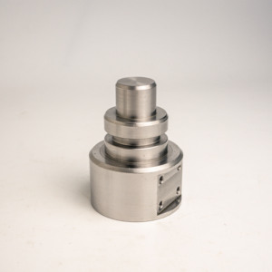 Solution de tournage CNC de haute précision AMT VINA, adaptateur d'arbre métallique escalonné sur mesure, usine certifiée ISO9001, OEM - Product Image 1