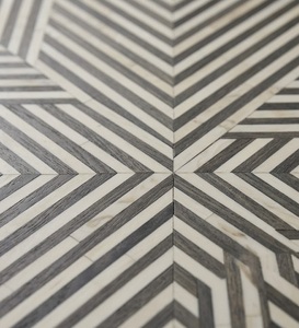 Mesa de Centro Moderna Cuadrada con Aspecto de Mármol, Patrón Geométrico, Marco Metálico de Perfil Bajo para Sala de Estar, Hotel, Rajasthan - Product Image 4