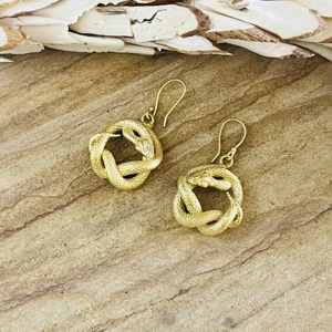 Pendientes de Serpiente de Latón con Diseño Único, Chapados en Oro de 18k, Joyería Gótica con Temática Animal, Venta al por Mayor/OEM - Product Image 2