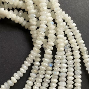 Cuentas de piedra lunar natural facetadas en forma de rondel, hermosa piedra lunar blanca, gema de aspecto único para joyería. - Product Image 1
