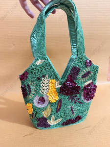 Sac à bandoulière perlé fait main en gros pour femmes, sac à main de luxe brodé, sac de soirée de créateur personnalisé OEM, fabrication sur mesure - Product Image 5