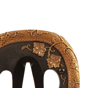 Tsuba Daisho de Cobre Pulido Antiguo del Período Edo Japonés con Incrustaciones de Nanako, Diseño de Enredadera de Calabaza Iroe, Momoka Oei - Product Image 3