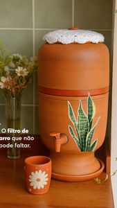 Distributeur d'eau en terre cuite artisanal élégant et de qualité supérieure, avec filtre à eau en argile pour un refroidissement naturel et une eau potable saine - Product Image 3