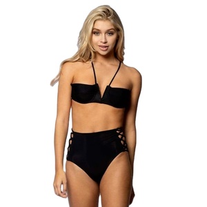 Bikini Cruzado de Alta Calidad con Estampado Tropical y Detalles de Volantes Fluidos para Escapadas a la Playa - Product Image 3