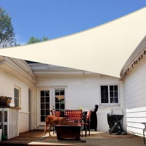 Telo Ombreggiante Triangolare in HDPE Crema 3x3x4,3m per Esterni, Giardino, Spiaggia, Schermo Privacy per Ombreggiatura Patio - Product Image 1