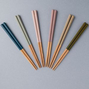 Palillos Redondos de Madera con Diseño Tradicional de Superficie Lisa para Comida Asiática - Product Image 3