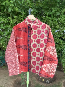 Chaqueta Kimono de Algodón Kantha Hecha a Mano |   Chaqueta Ligera para Mujer con Estampado de Bloques y Frente Abierto |   Ropa de Boutique Sostenible - Product Image 4
