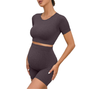 Ensemble de yoga pour femmes en gros – Ensemble haut à manches courtes et short de maternité uni, respirant et à taille élastique - Product Image 5