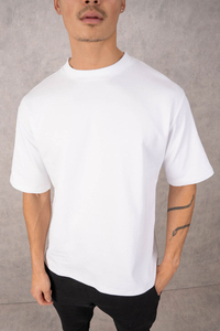 Camiseta Oversize con Estampado de Estilo Urbano Premium - Product Image 4