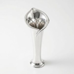 Jarrón de latón hecho a mano de 32 cm con acabado pulido espejo, diseño de lirio de cala plateado, para decoración del hogar, centros de mesa para hoteles y bodas - Product Image 4