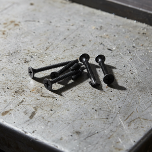 Tornillos para Paneles de Yeso con Recubrimiento de Fosfato, Clase 8.8, Métricos/Pulgadas, de Acero al Carbono de Grado Industrial, Certificados BIS, Negros, a Granel - Product Image 1