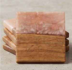 Sous-verres carrés en bois de noyer et résine époxy de qualité supérieure, design moderne pour la maison, l'hôtellerie, la vaisselle, accessoire de table élégant - Product Image 3