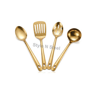 Cuillère de service en laiton plaqué or à long manche, cuillère ajourée, spatule fine Lara Kitchen Tools - Product Image 1