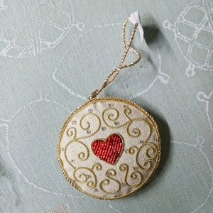 Hermoso Adorno Decorativo Colgante de Aguacate Hecho a Mano con Cuentas, Fruta Decorativa Verde y Blanca con Cuentas de Semillas, Regalo Artesanal para Decoración de Paredes de Habitaciones - Product Image 6