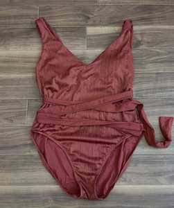 Conjunto de Bikini Personalizable con Micro Bra, Estampados de Frutas, Animales y Lisos, Decoraciones de Encaje con Pedrería, Logotipo en la Parte Delantera de la Cintura - Product Image 4