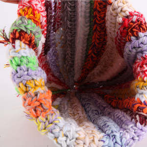 Gorros de Invierno Negros Personalizados de Alta Calidad Hechos a Mano con Ganchillo y Logotipo Personalizado con Muestra Gratuita - Product Image 5