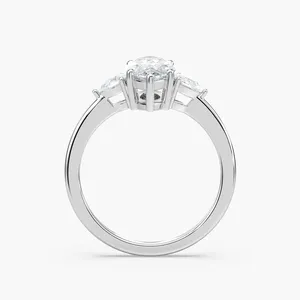 Anillo de compromiso de tres piedras con diamante marquise de 2 quilates y diamantes laterales en forma de pera, elaborado en oro rosa, oro blanco, oro amarillo, elegante. - Product Image 4