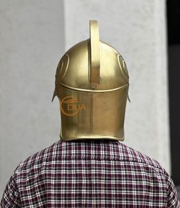 Casco de Gladiador Iron Thraex, Chapado en Oro, Pulido, Auténtica Armadura Romana para Reenactment, Cosplay y Exhibición, Navidad, Halloween - Product Image 6