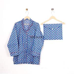 Elegante conjunto de pijama para despedidas de soltera, ropa cómoda para estar en casa, conjunto de regalo de 3 piezas, conjunto de pijama de algodón puro con cuello en V suave. - Product Image 2