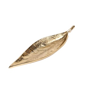 Long plateau en forme de feuille d'or maigre plateau décoratif en métal élégant servant plat organisateur vanité Accent élégant décor à la maison mariage - Product Image 1