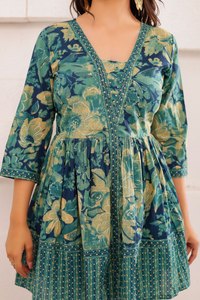 Tunique en coton pur Satrangi pour femmes, design élégant |   Haut élégant imprimé pour tenue décontractée et de bureau - Product Image 3