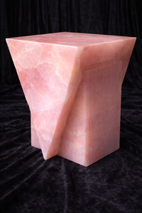 Mesa Auxiliar Moderna Geométrica de Ónix Rosa Ecológica de Lujo, Mesa de Noche, Mesa de Acento para el Dormitorio, Muebles Personalizados Agra Heritage - Product Image 4