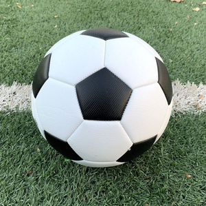 ลูกฟุตบอลคลาสสิคสีดำขาว ขนาด 5 สำหรับฝึกซ้อม วัสดุ PU ทนทาน เหมาะสำหรับการแข่งขันและฝึกซ้อม กีฬากลางแจ้ง - Product Image 1