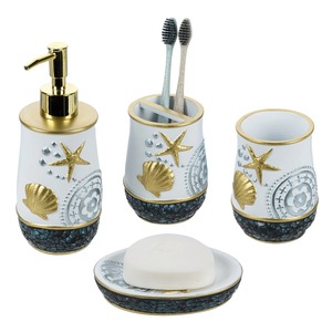 Ensembles de salle de bain élégants, parfaits pour la décoration de la salle de bain des enfants et de la salle de bain familiale, et pour la décoration de la salle de bain principale de style côtier. Vente en gros depuis l'Inde. - Product Image 1