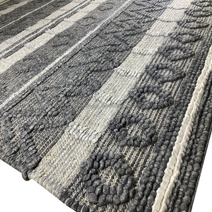 Tapis tissés modernes faits à la main de luxe pour la décoration intérieure Belle gamme de styles pour convenir à tous les budgets Tapis et ensembles - Product Image 3