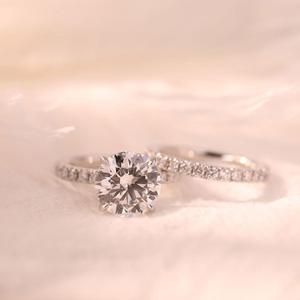 Ensemble de Mariage de Luxe en Or Blanc Massif 14K avec Diamant de Laboratoire Rond Brillant de 3 Carats Certifié IGI et Halo Caché Solitaire – Vente en Gros - Product Image 6