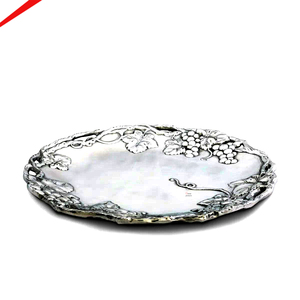 Plateau en aluminium plaqué or antique avec motif de fruits pour servir les aliments dans les restaurants - Product Image 4