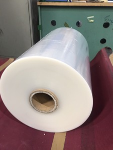 Fournisseur vietnamien de film étirable PE Prix d'usine et tailles personnalisées disponibles - Product Image 5