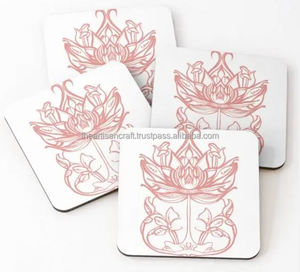 Ensemble de sous-verres 4 pièces au design unique en bois artisanal poli avec impression d'agate pour tasse de service de thé Souvenir de style amour - Product Image 2