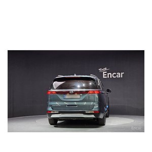 Kia Carnival Noblesse 2021/10, 9 Plazas, Diésel, Automático, con Asientos de Cuero, 81,647 km, Volante a la Izquierda - Product Image 4